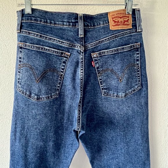 LEVI'S Wedgie Straight Hi Rise Button Fly Blue Distressed Jeans Size 30 - Picture 3 of 12